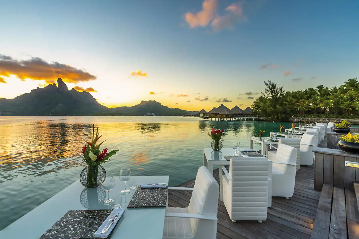 The St. Regis Bora Bora Resort Terrasse