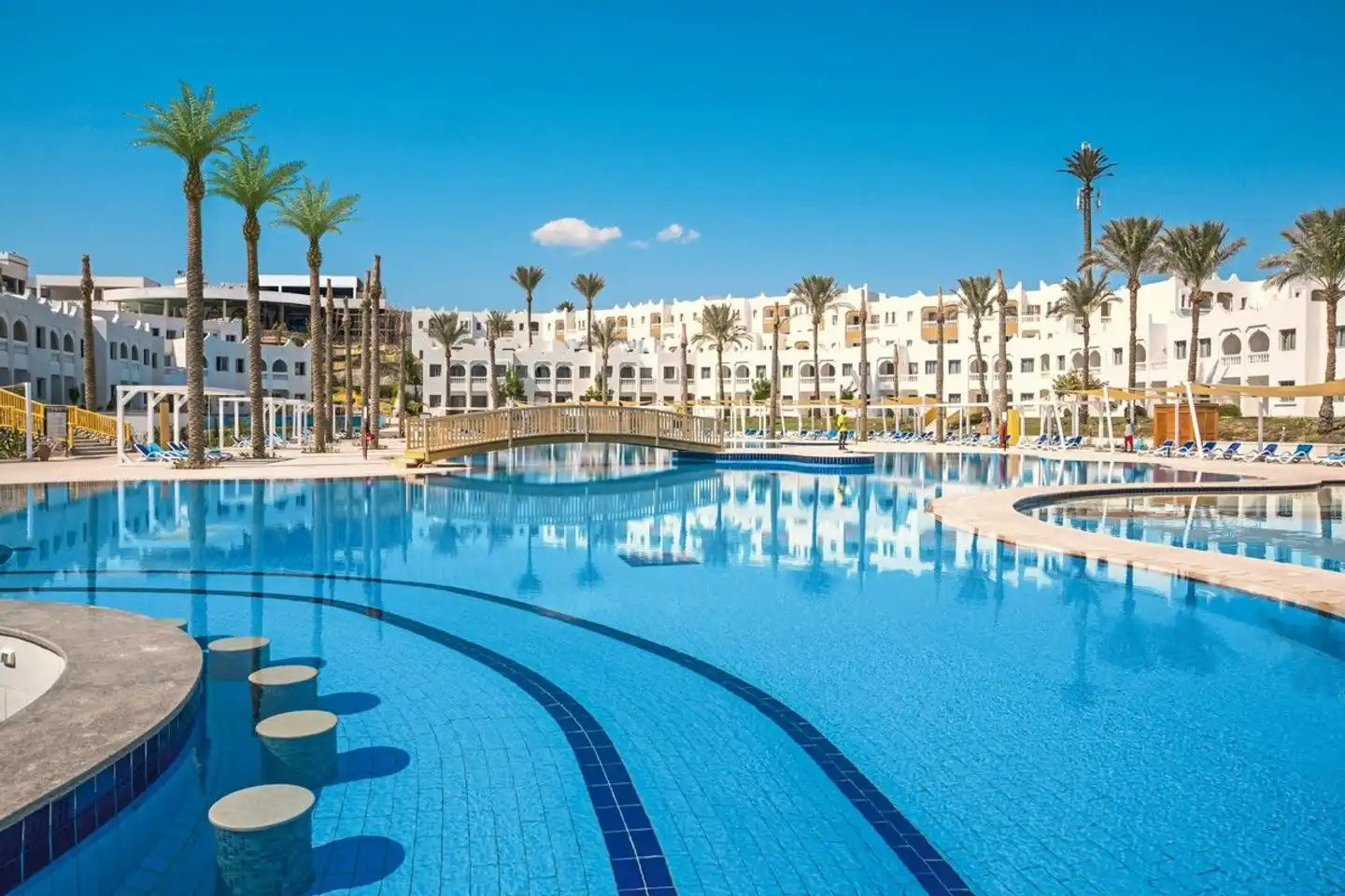 SUNRISE Diamond Beach Resort - Grand Select Pool