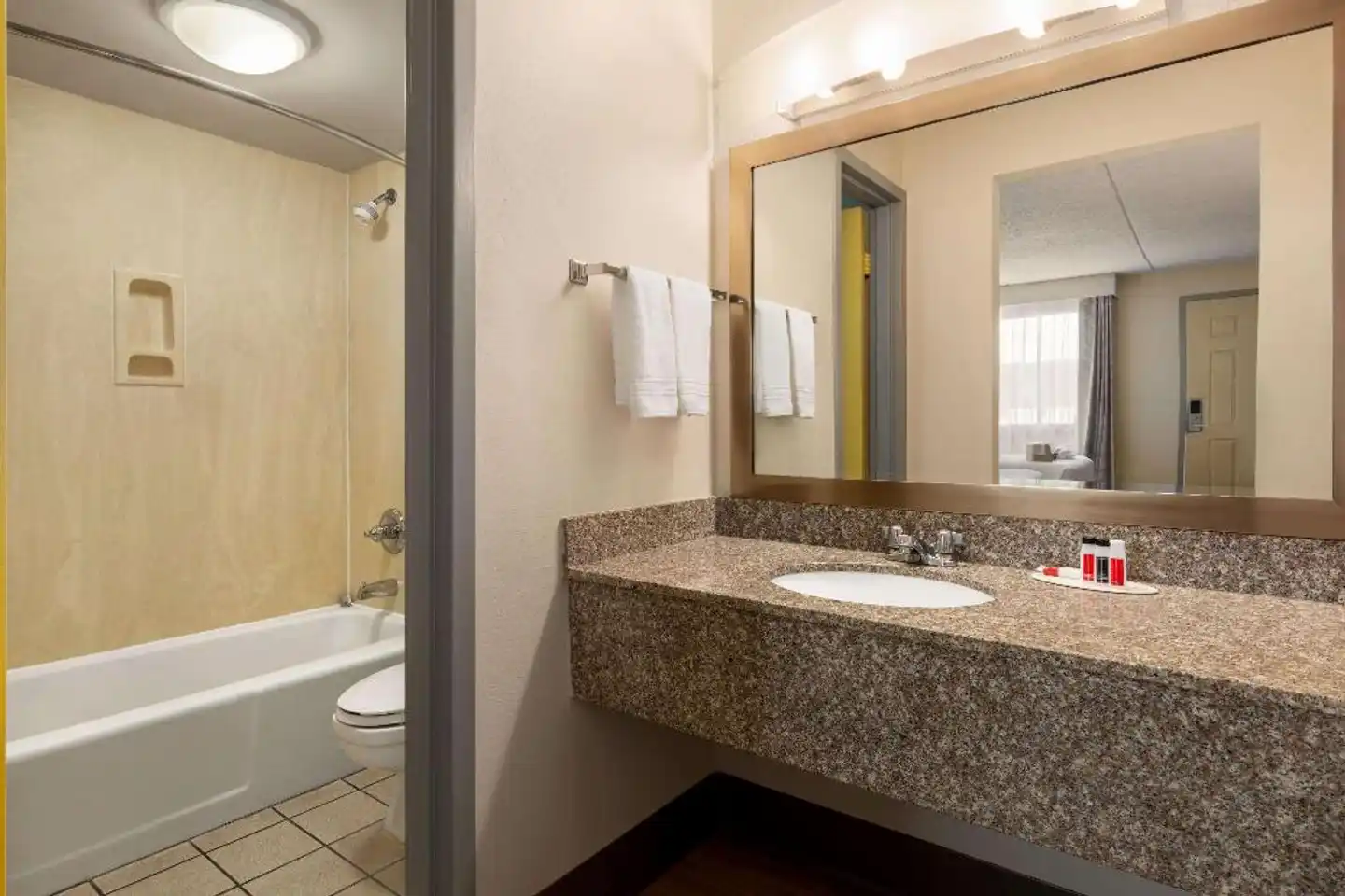 Days Inn by Wyndham Chattanooga-Rivergate Badezimmer