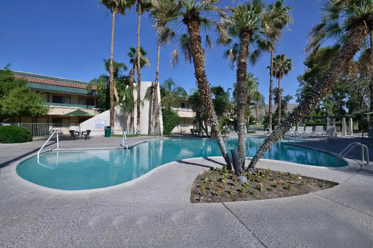 Travelodge by Wyndham Palm Springs Pool