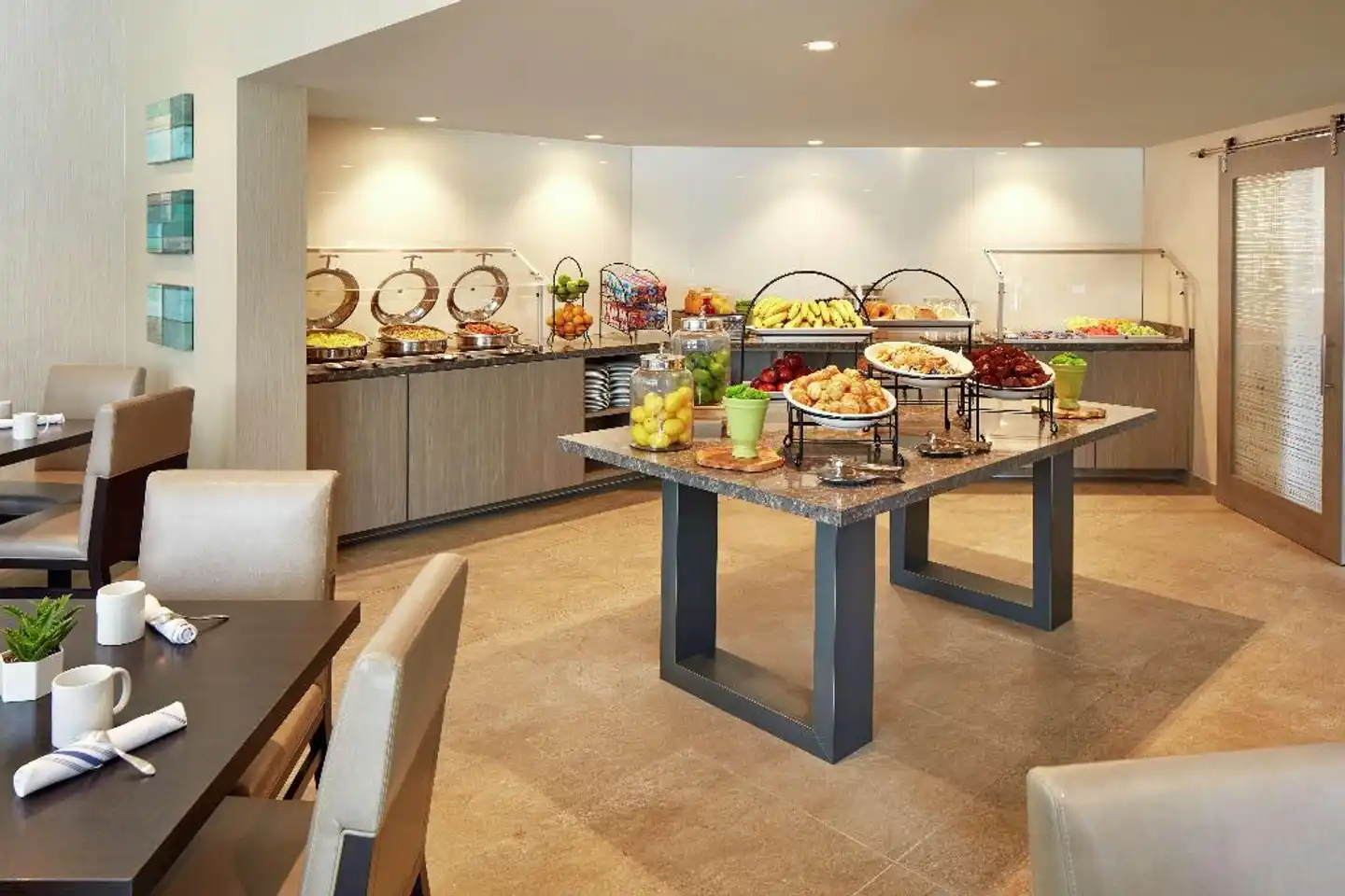Hilton Garden Inn San Diego Mission Valley Stadium Lobby