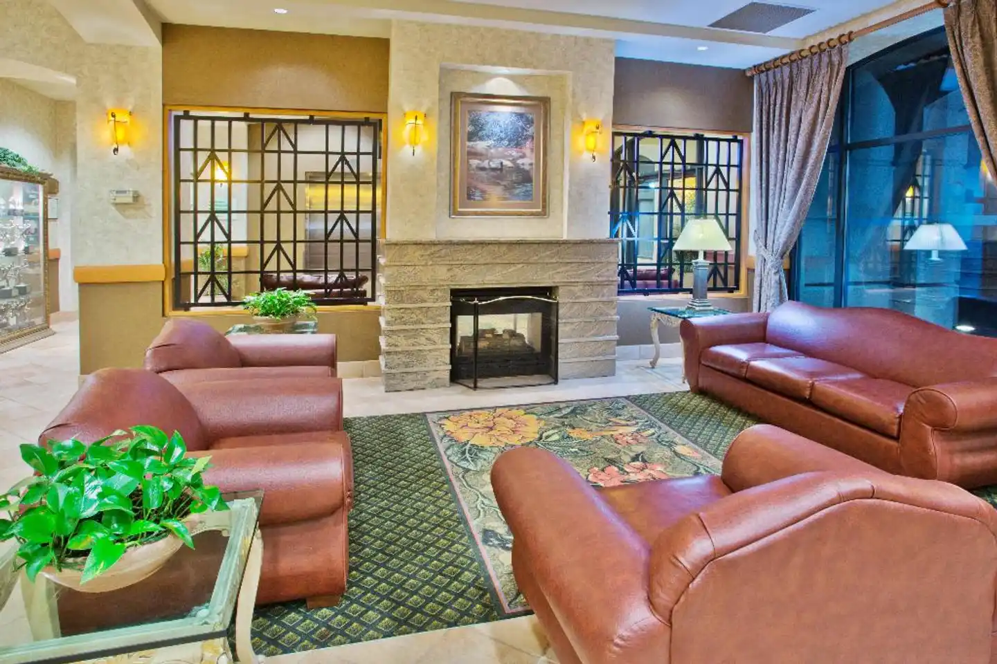 Holiday Inn North Vancouver Lobby