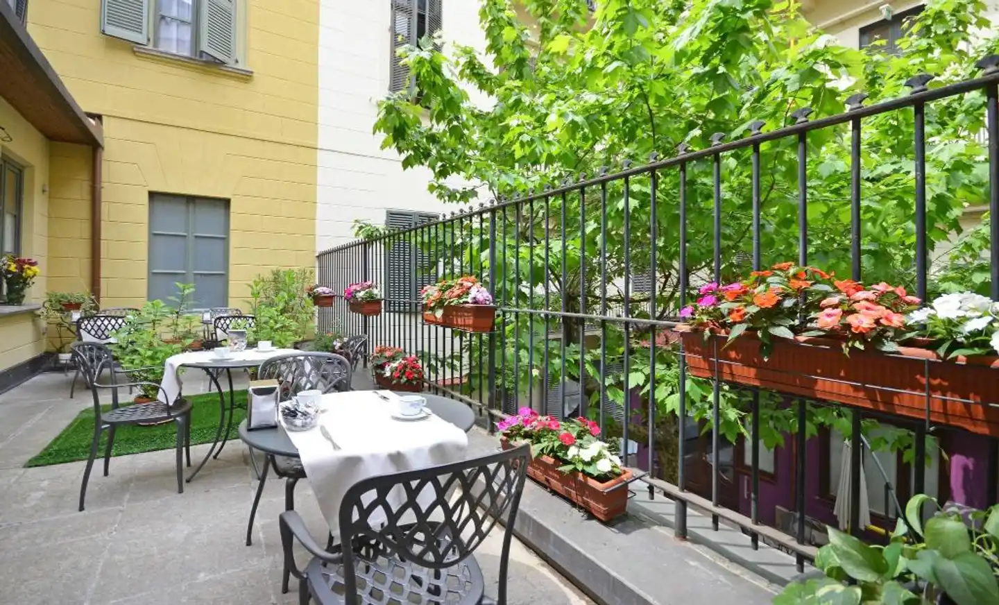 Roma e Rocca Cavour Terrasse