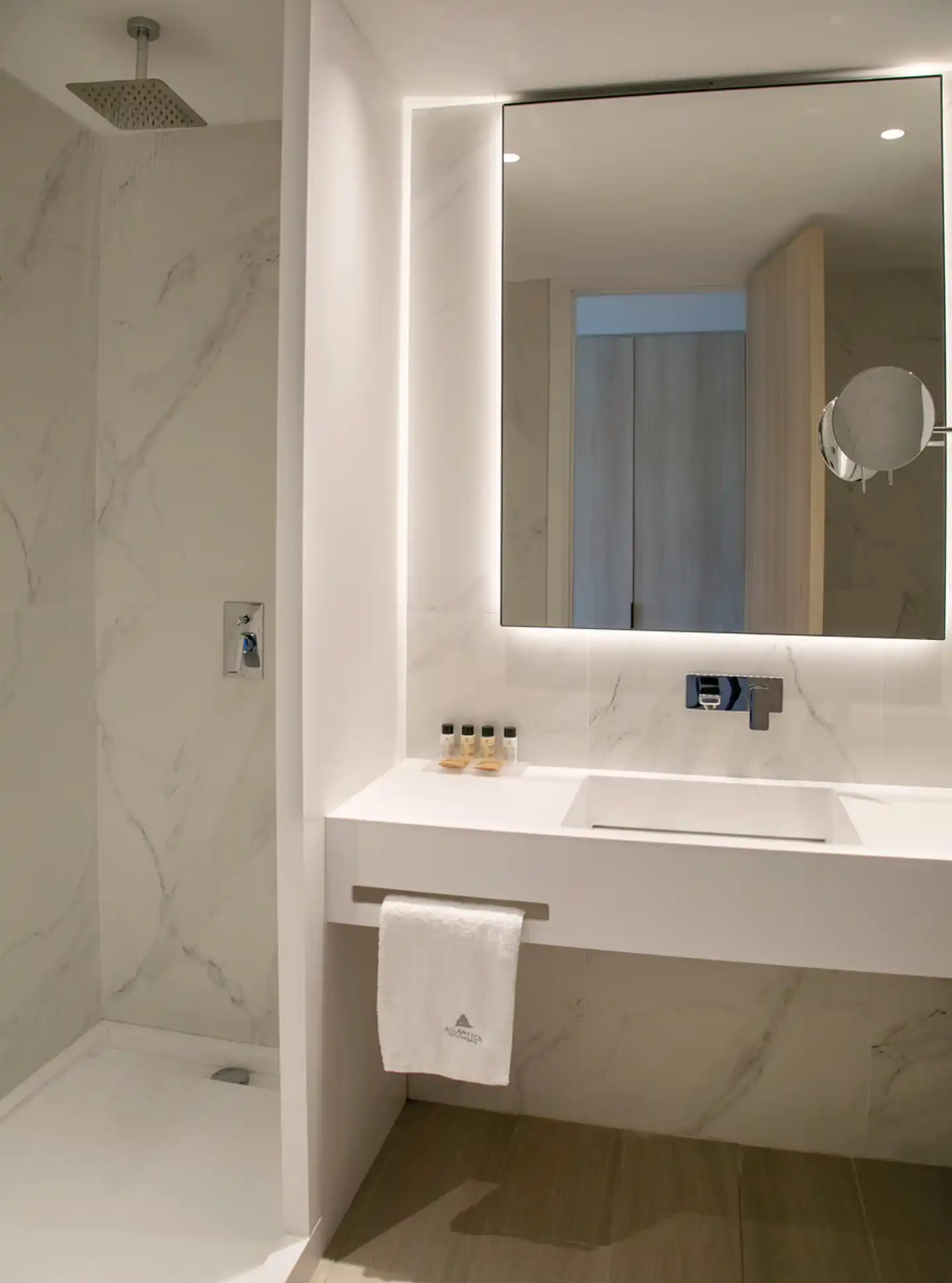 Atlantica Aqua Blue Badezimmer
