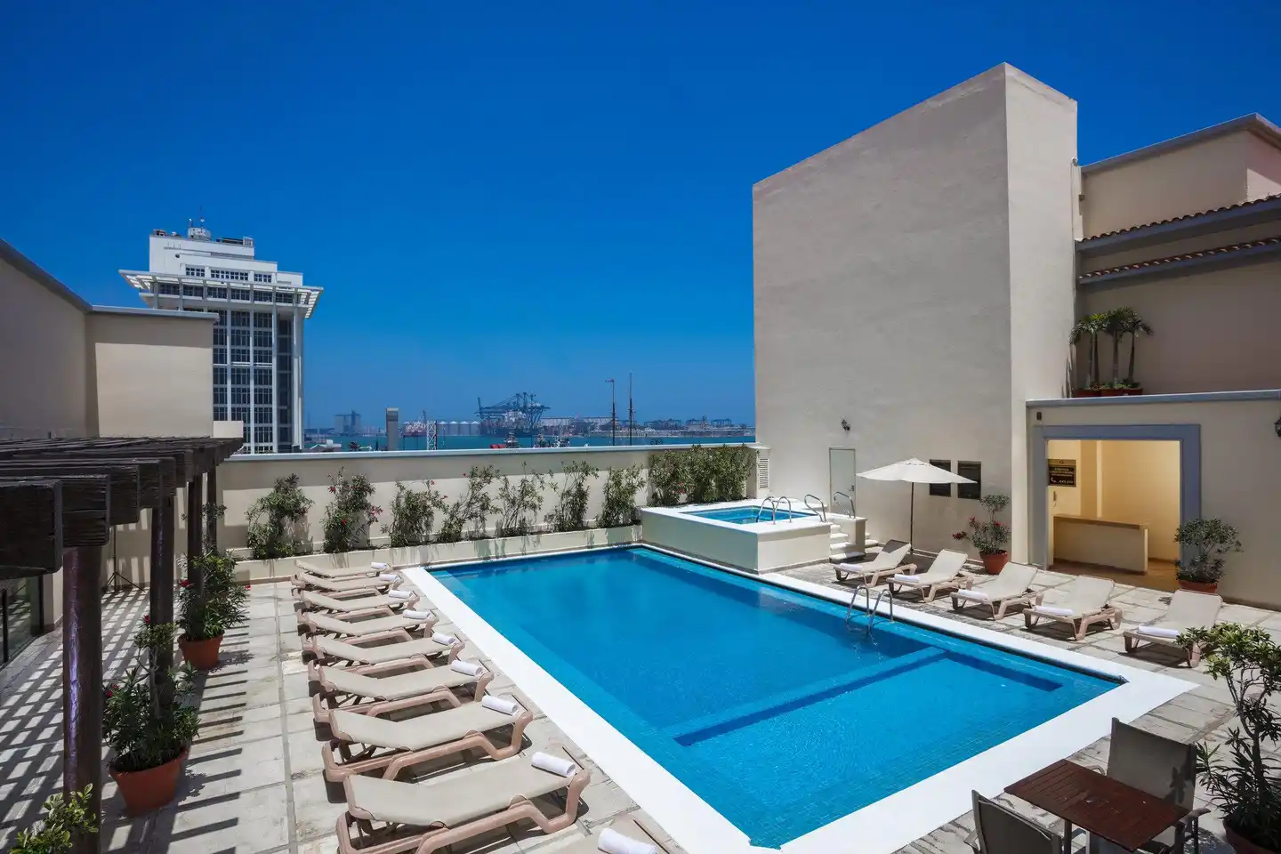 Fiesta Inn Veracruz Malecon Pool
