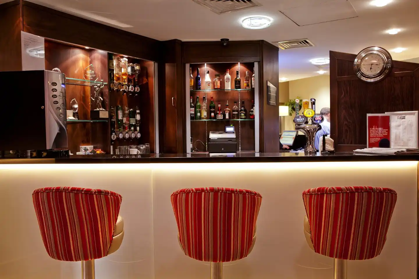 Holiday Inn Express Glasgow - City Center Theatreland Bar