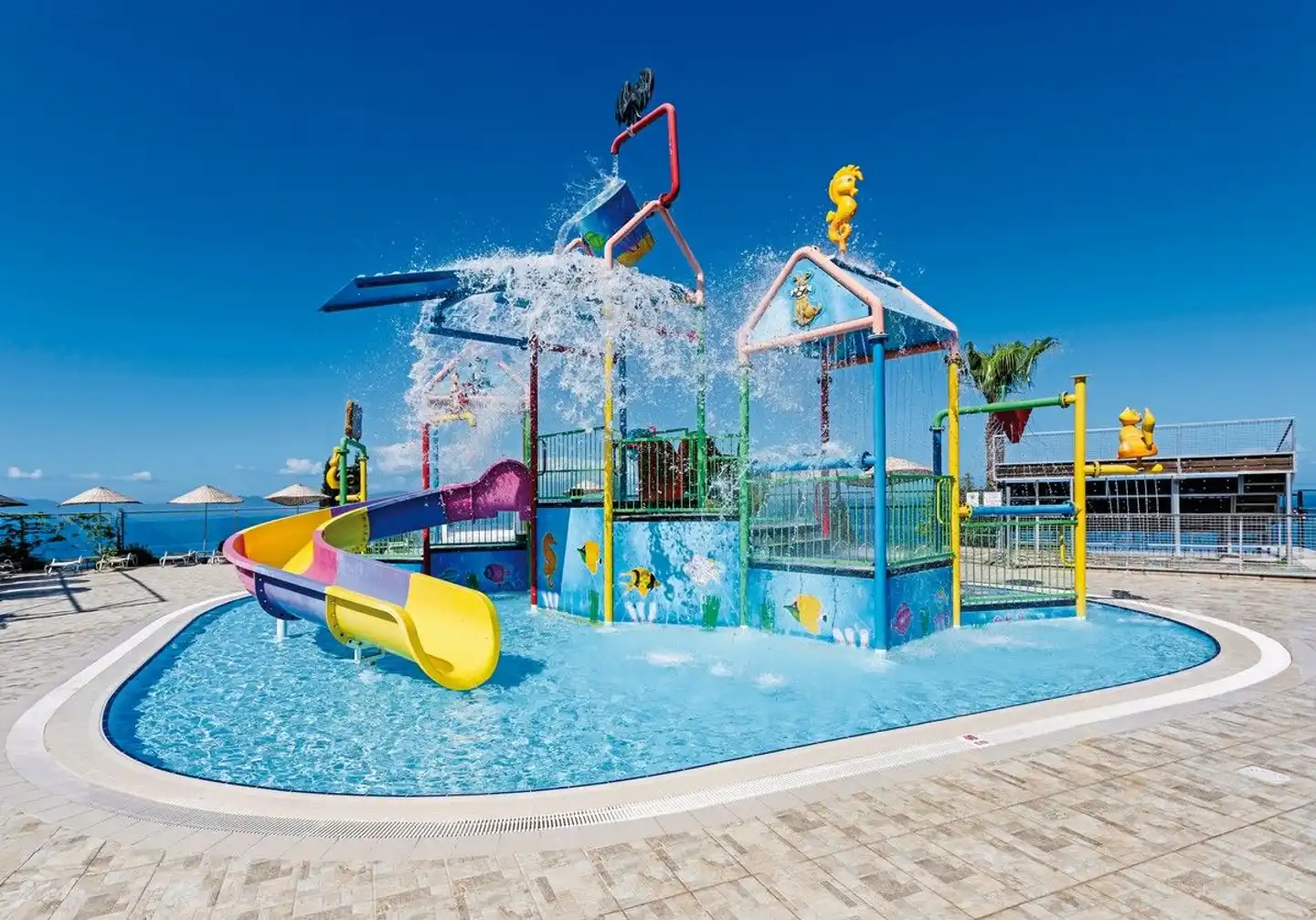 Sealight Resort Hotel Kusadasi Pool