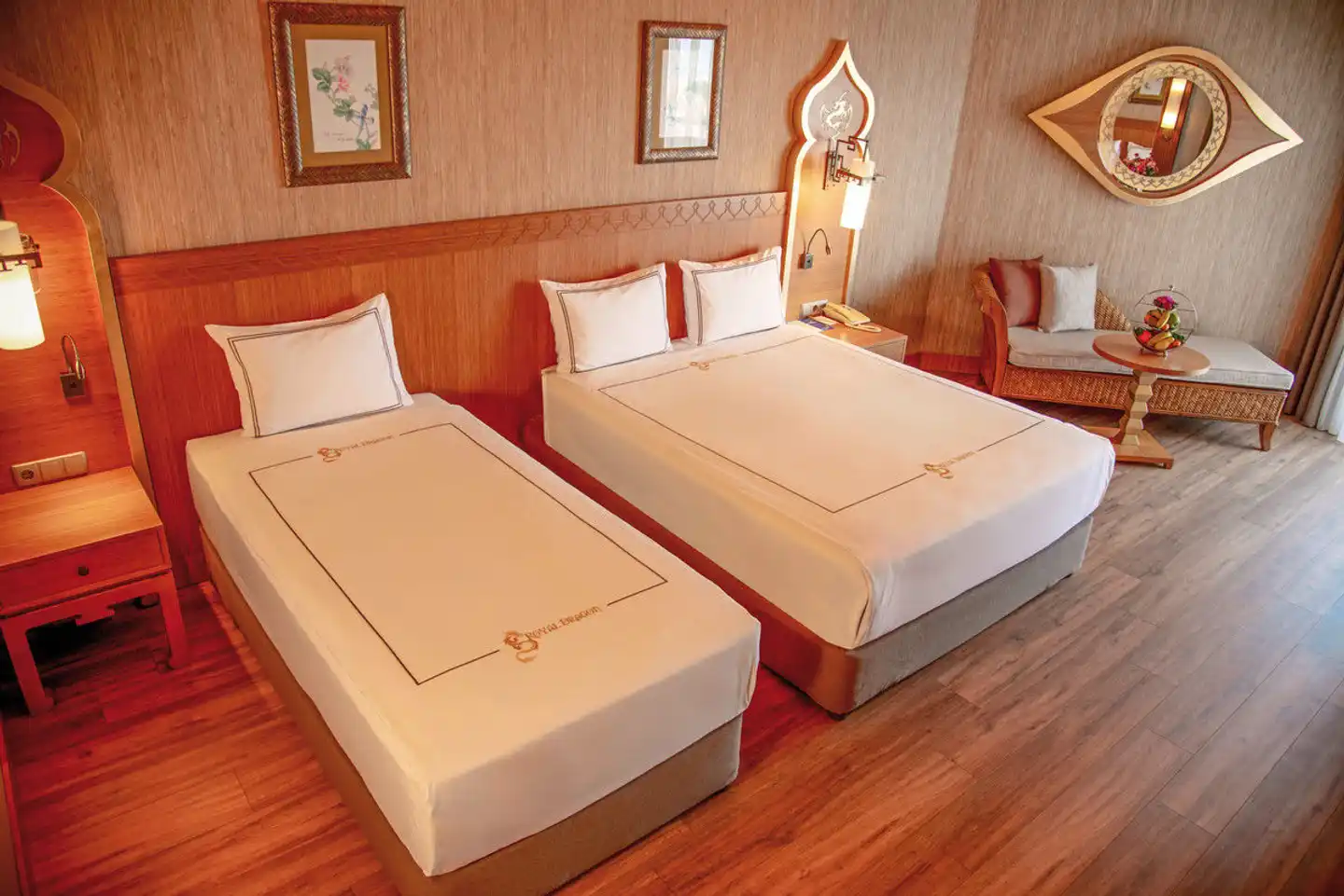 Royal Dragon Hotel Wohnbeispiel