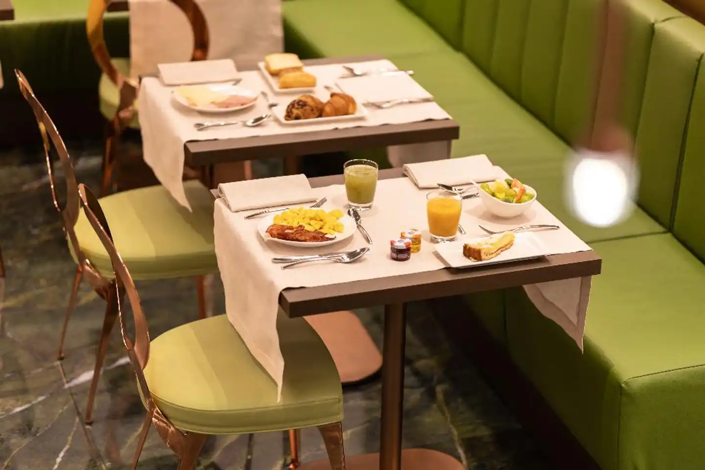 Ariston Restaurant