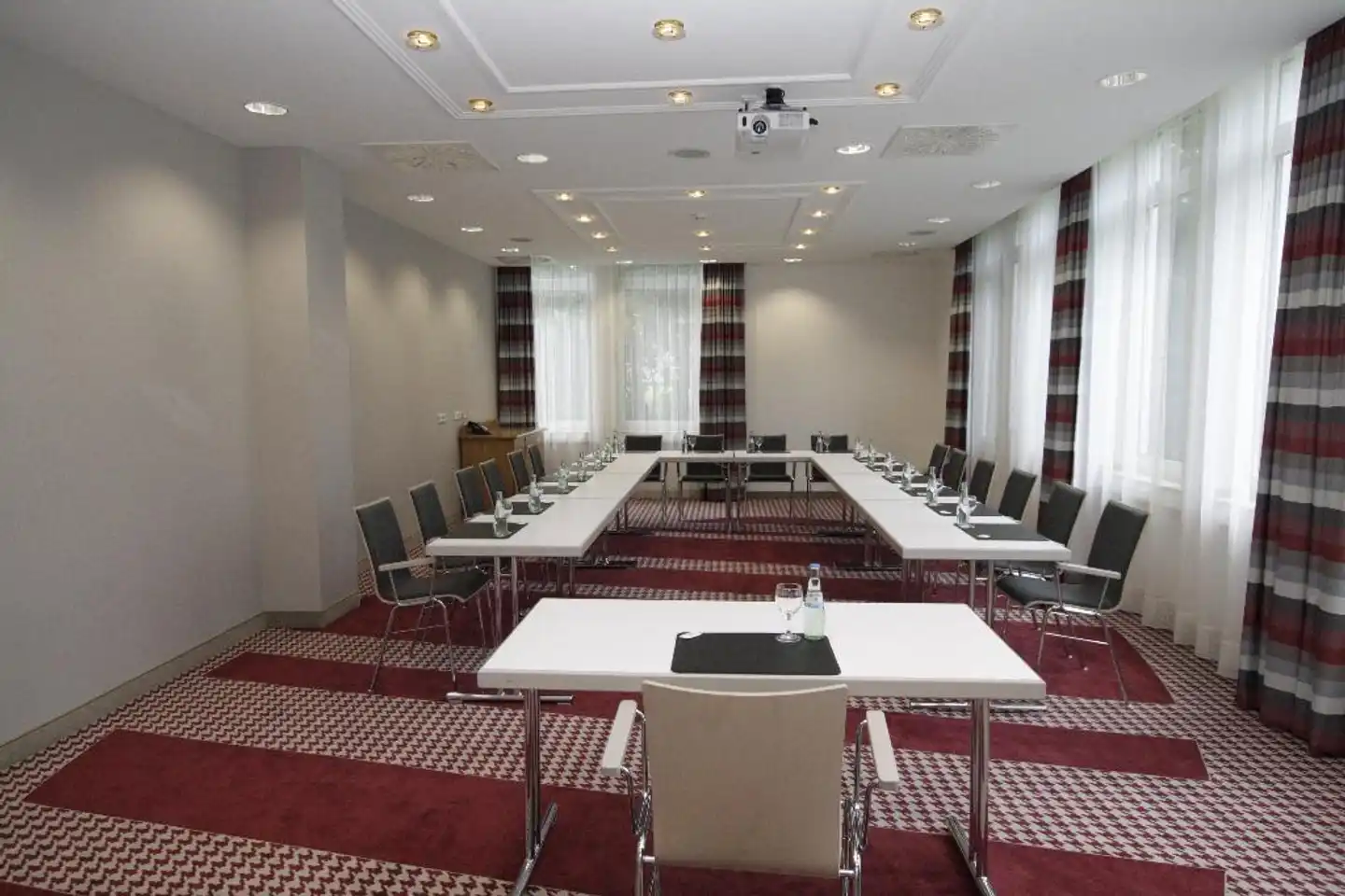 Holiday Inn Frankfurt Neu-Isenburg Konferenz