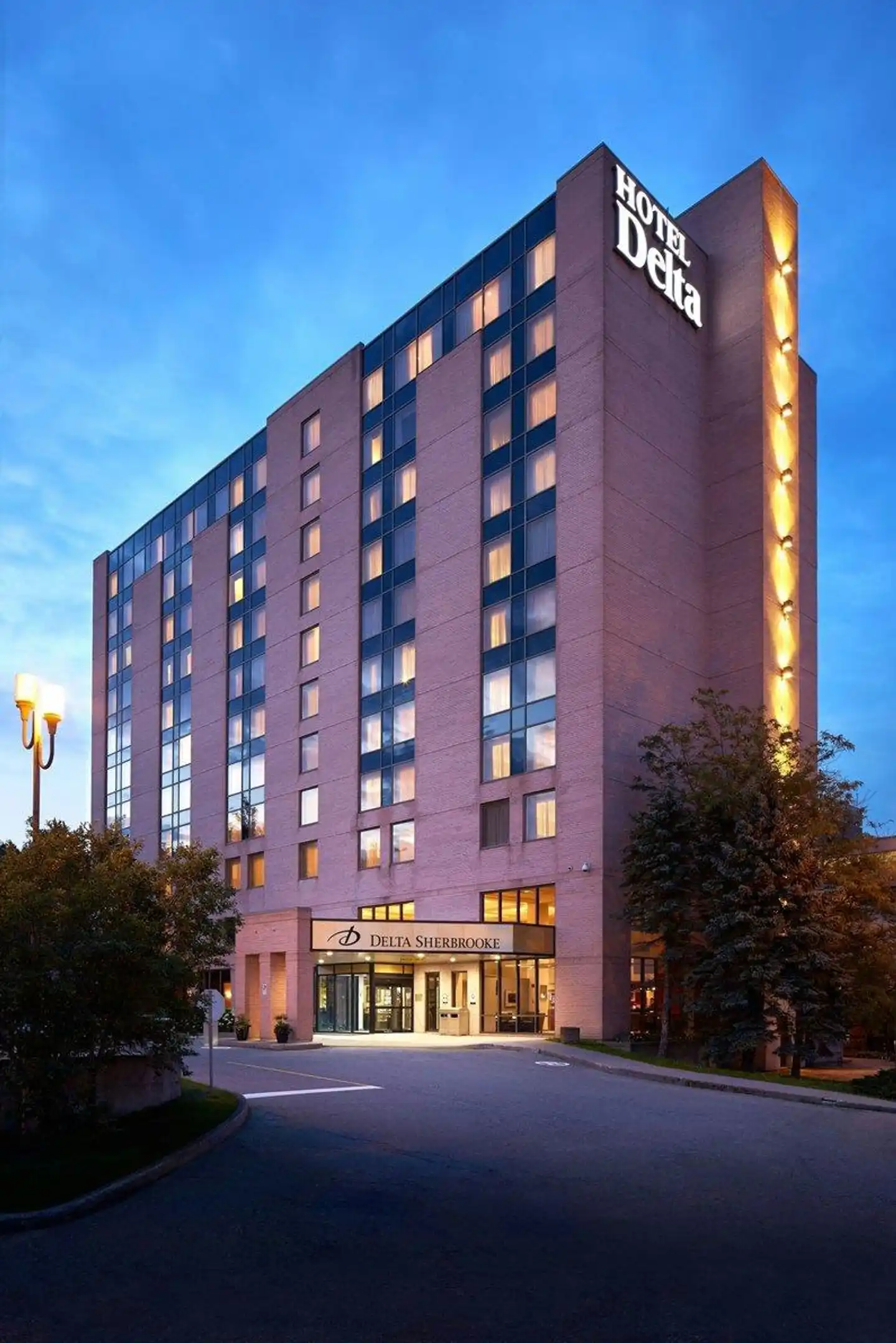 Delta Hotels by Marriott Sherbrooke Conference Centre Aussenansicht