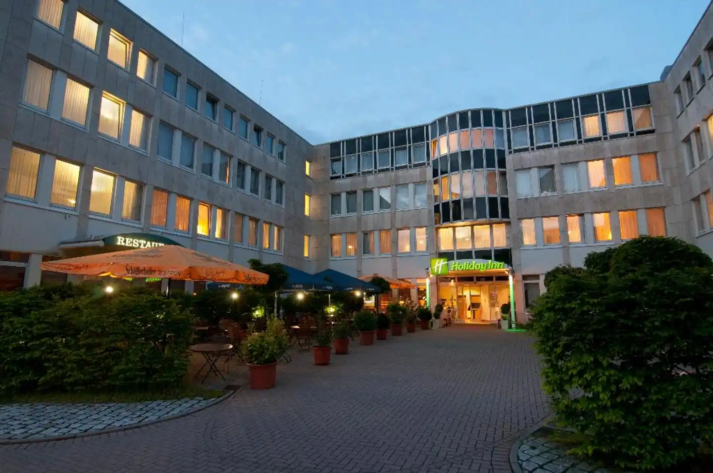 Holiday Inn Frankfurt Neu-Isenburg Aussenansicht