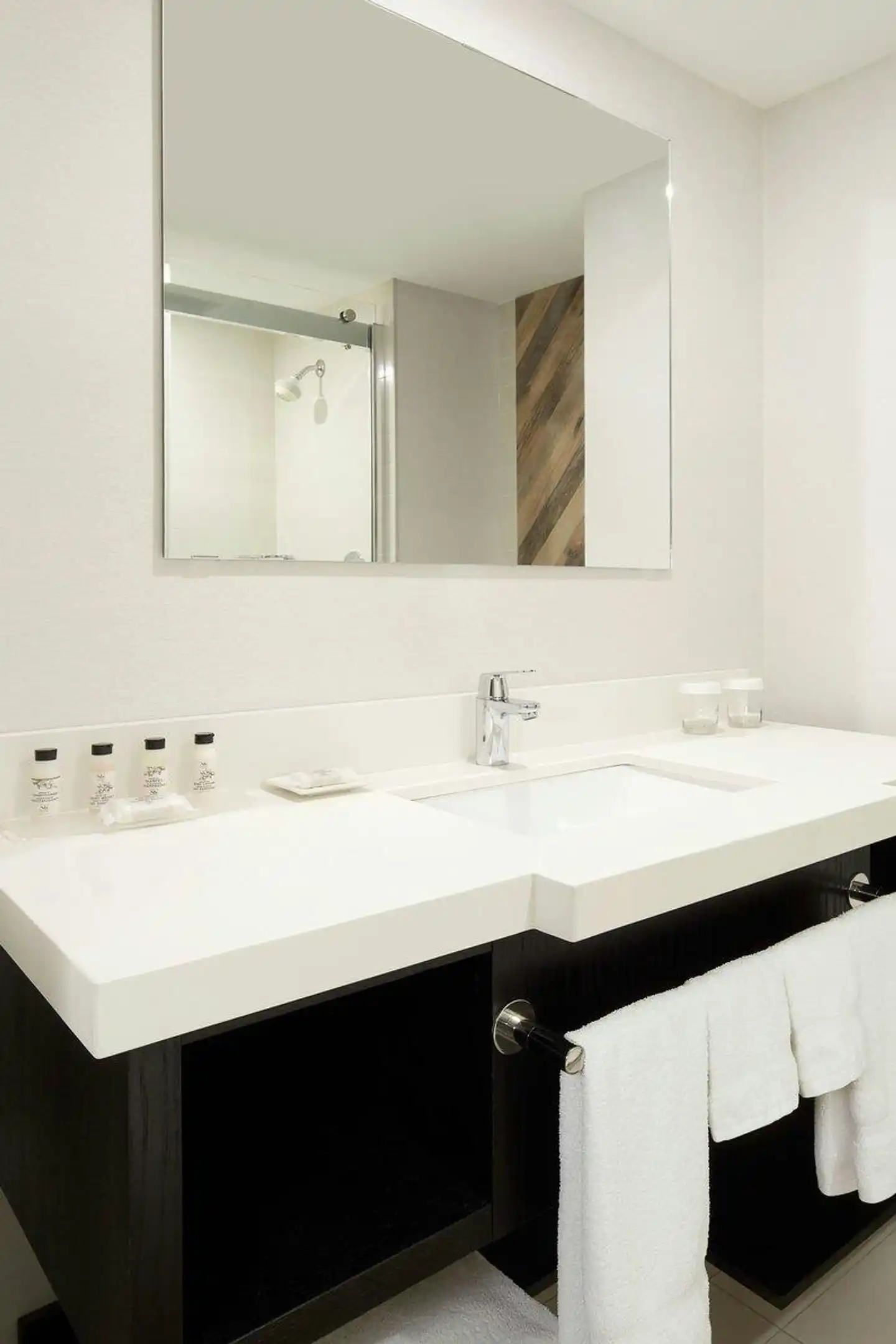 Delta Hotels by Marriott Sherbrooke Conference Centre Badezimmer