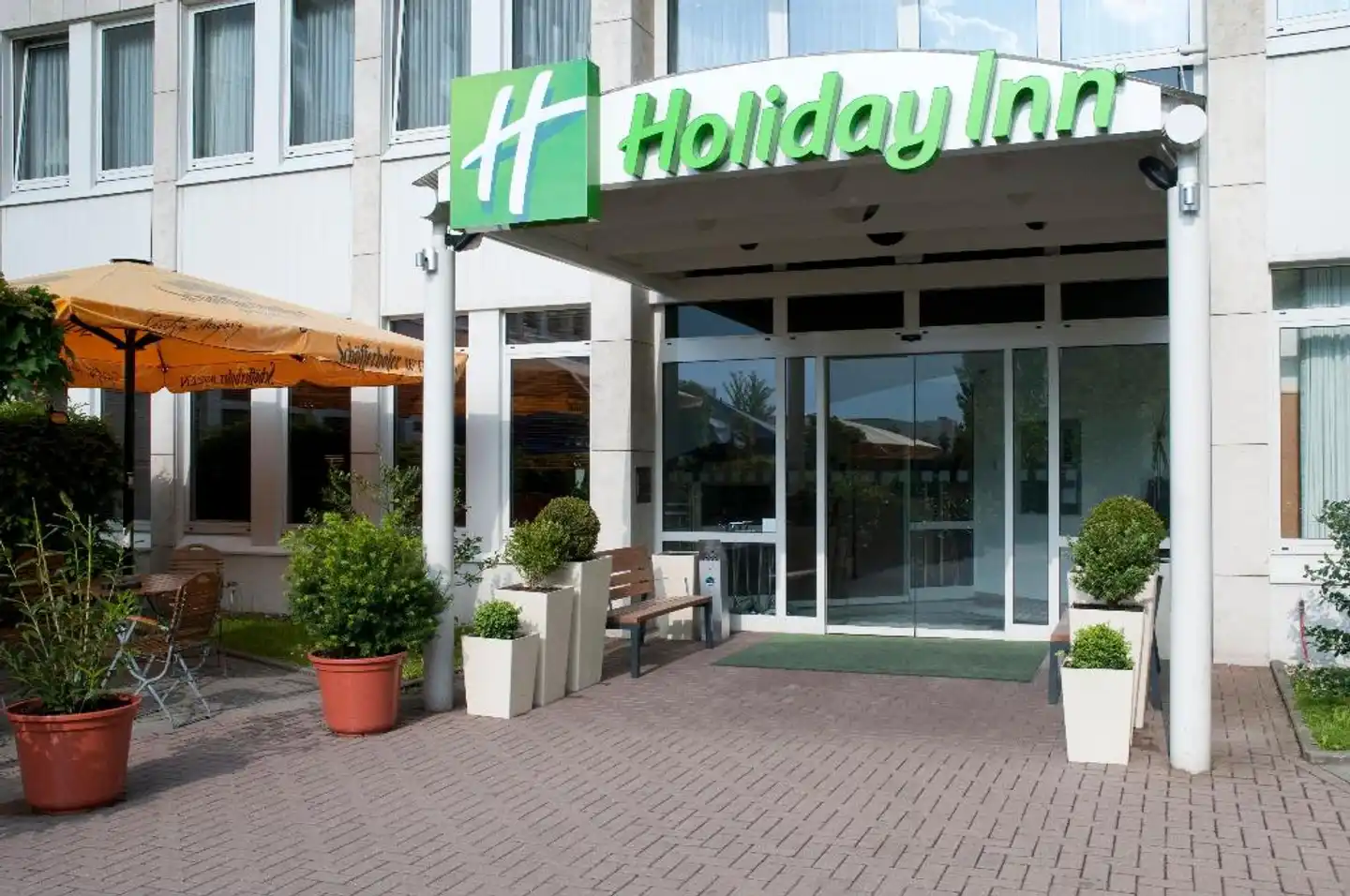 Holiday Inn Frankfurt Neu-Isenburg Aussenansicht