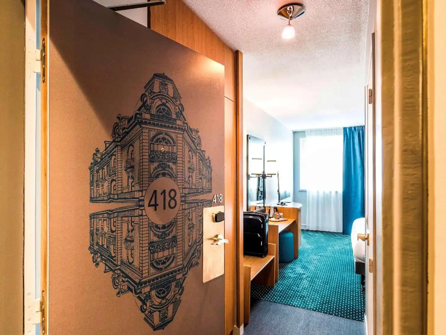 Mercure Paris Roissy Charles de Gaulle Hotel Lobby