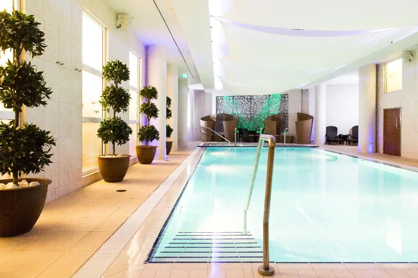 The Royal Yacht Hallenbad