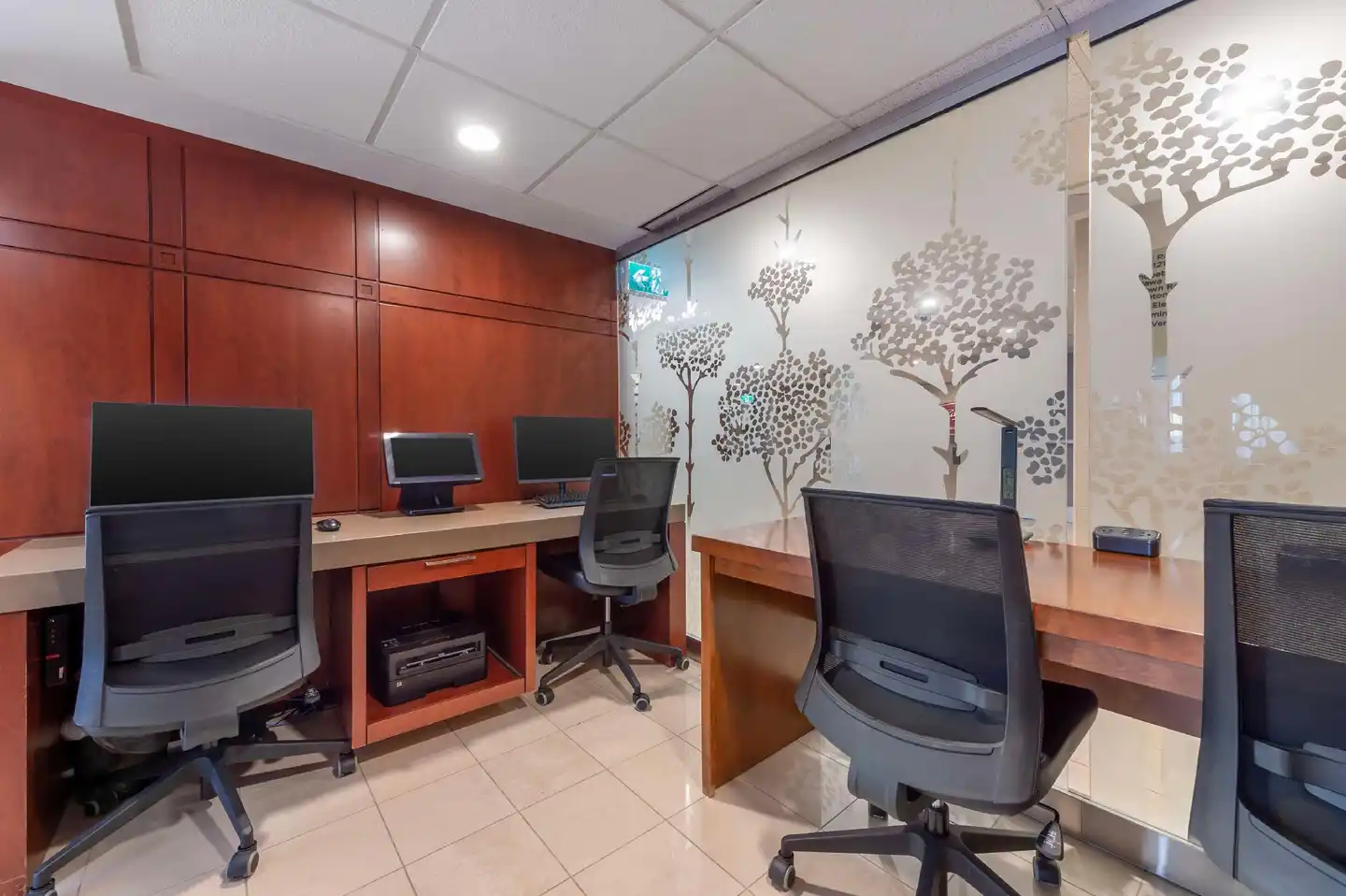 Best Western Plus Ottawa City Centre Lobby