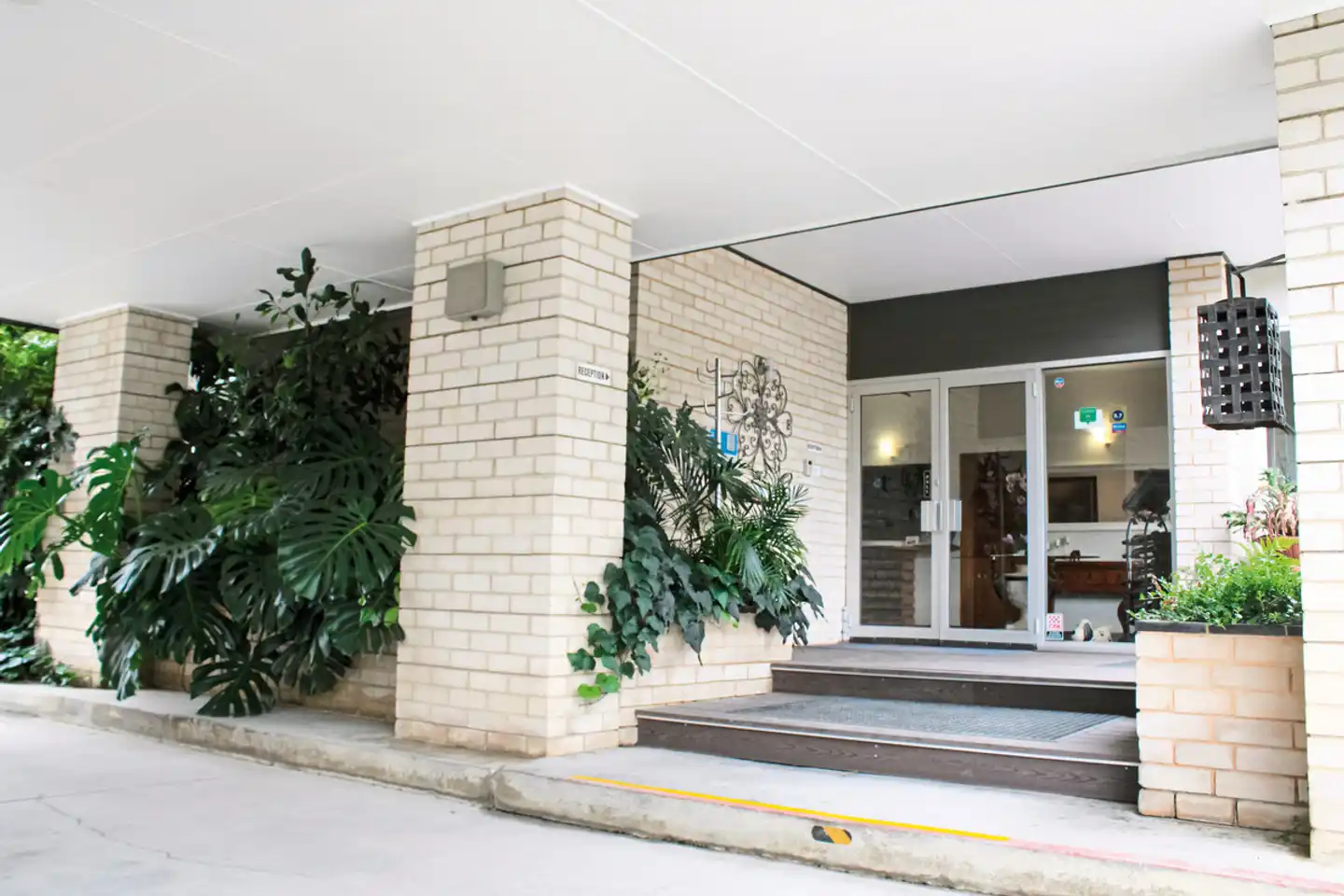 Prom Country Lodge Aussenansicht