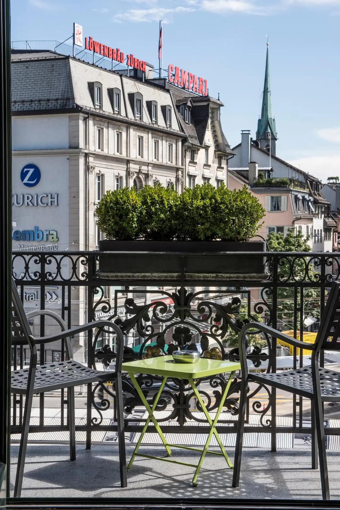 Central Plaza Aussenansicht