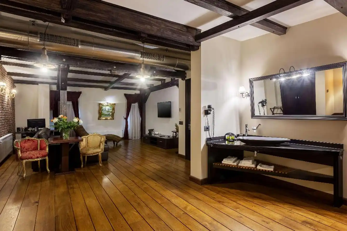 Le Boutique Moxa Lobby