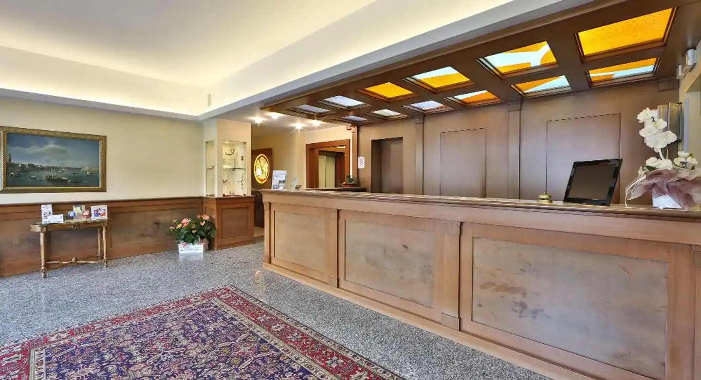 BEST WESTERN Titian Inn Hotel Venice Airport Lobby