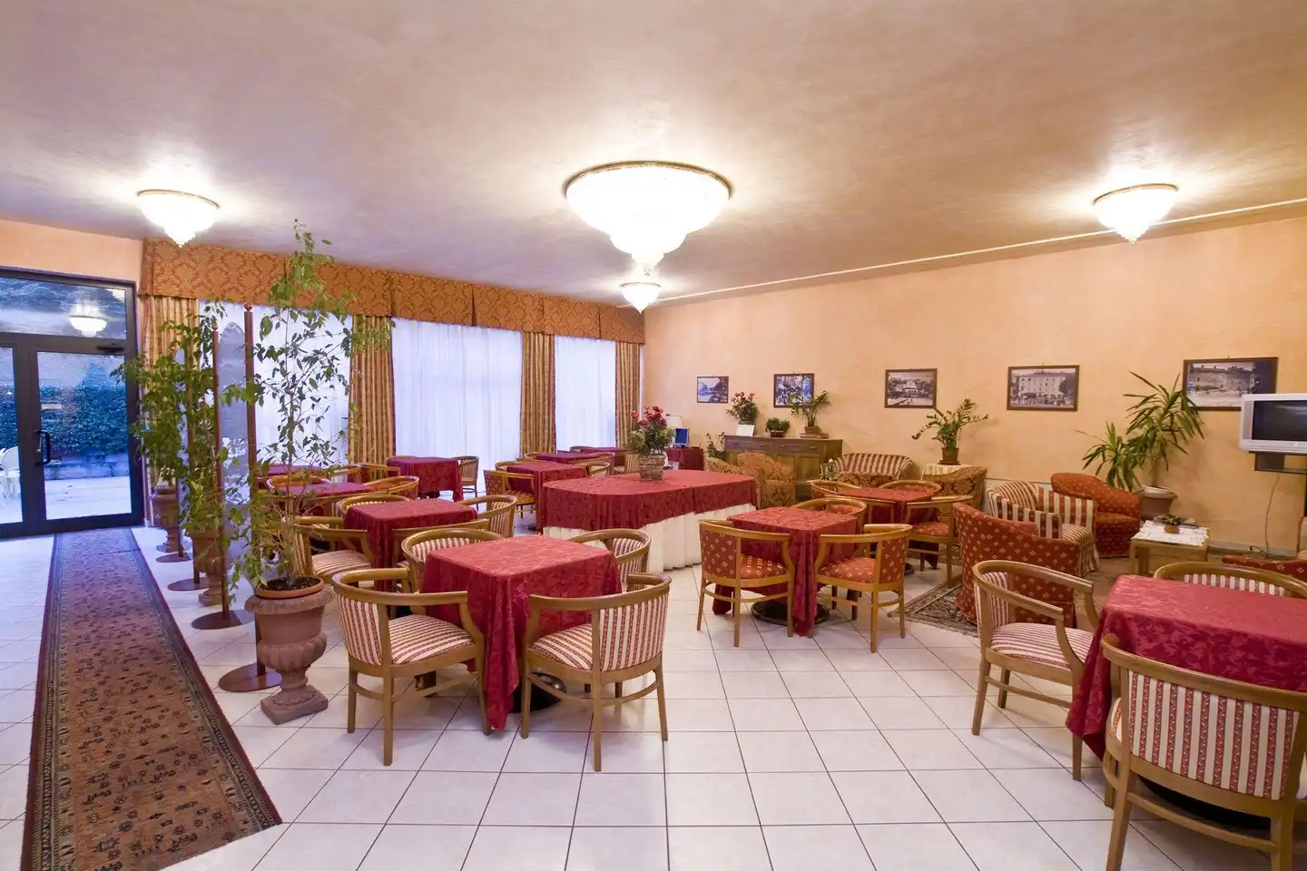 Roma Lobby