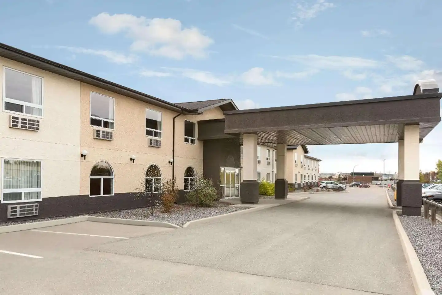 Days Inn & Suites by Wyndham Thompson Aussenansicht