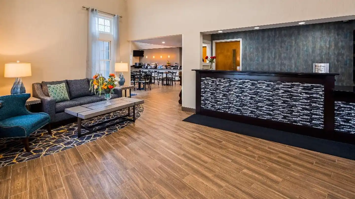Best Western PLUS Cold Spring Bar