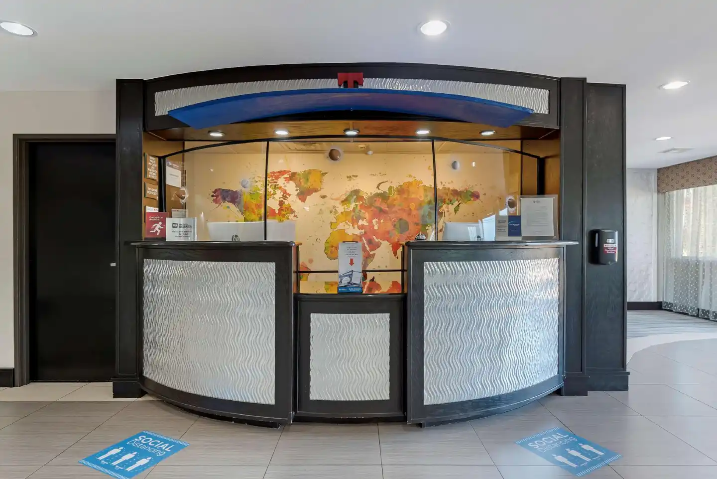 Best Western Plus Arlington North Hotel & Suites Lobby