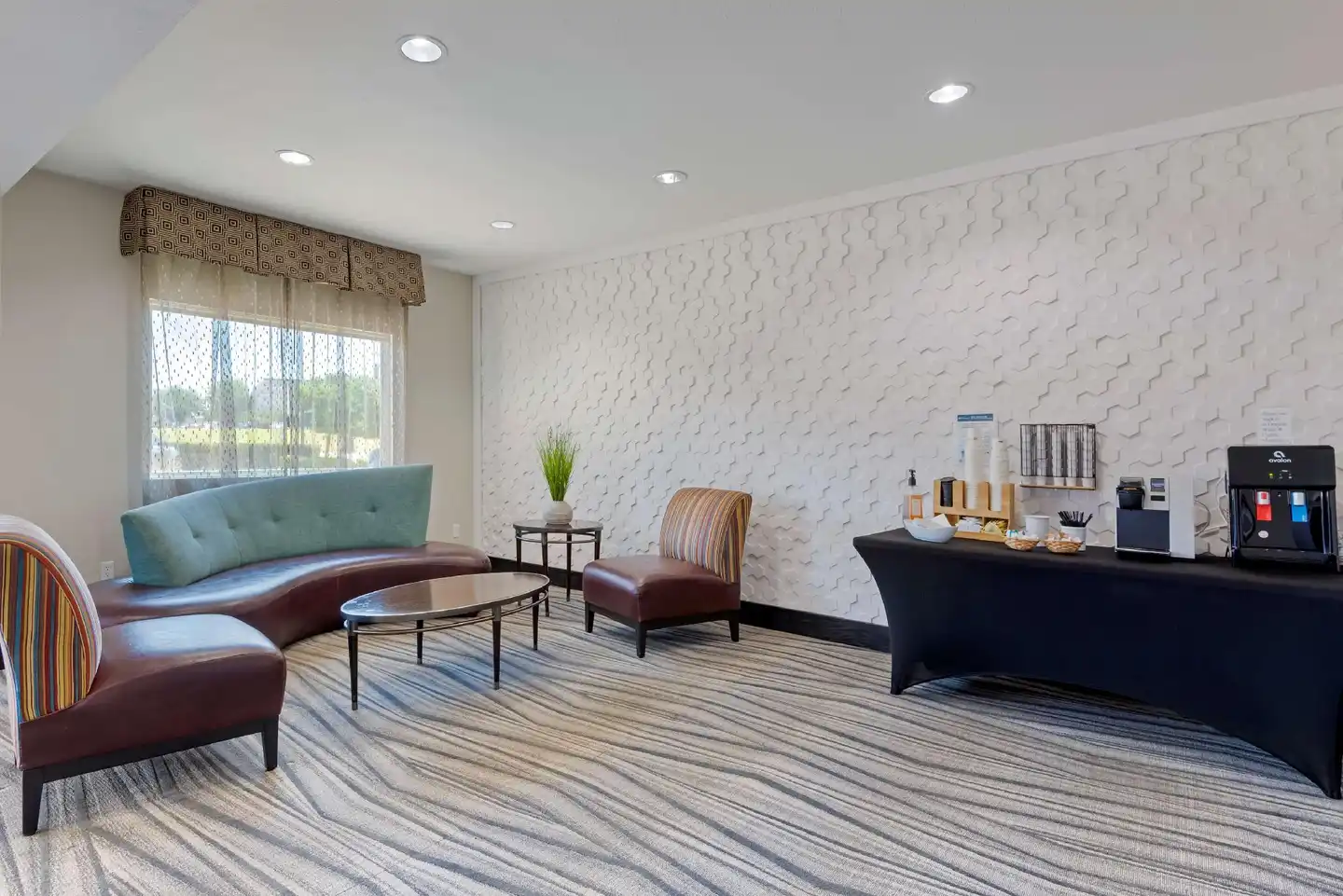 Best Western Plus Arlington North Hotel & Suites Lobby