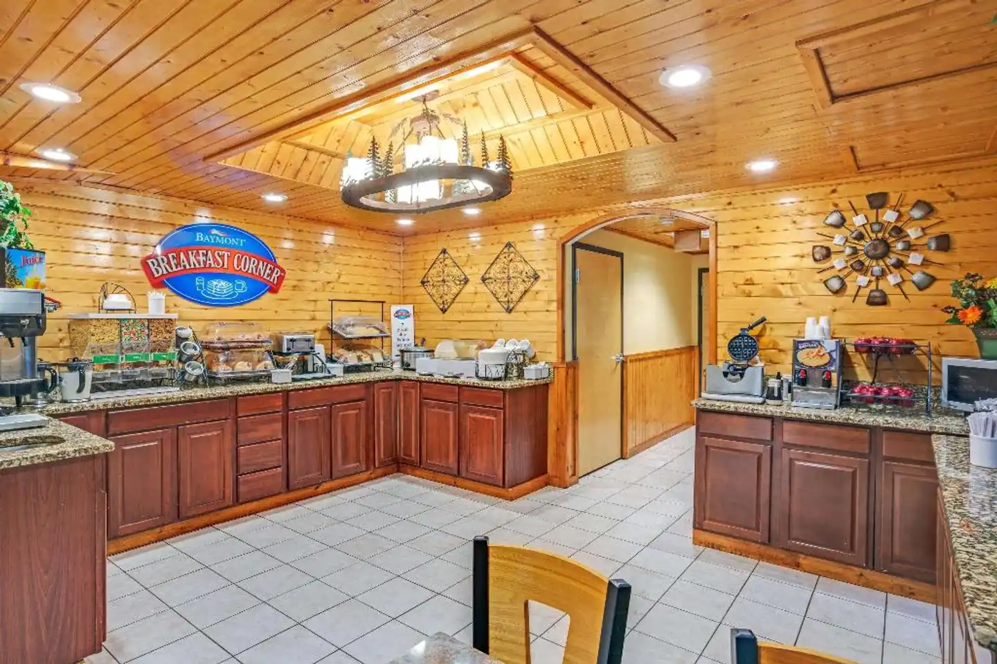 Baymont by Wyndham Gatlinburg On The River Lobby