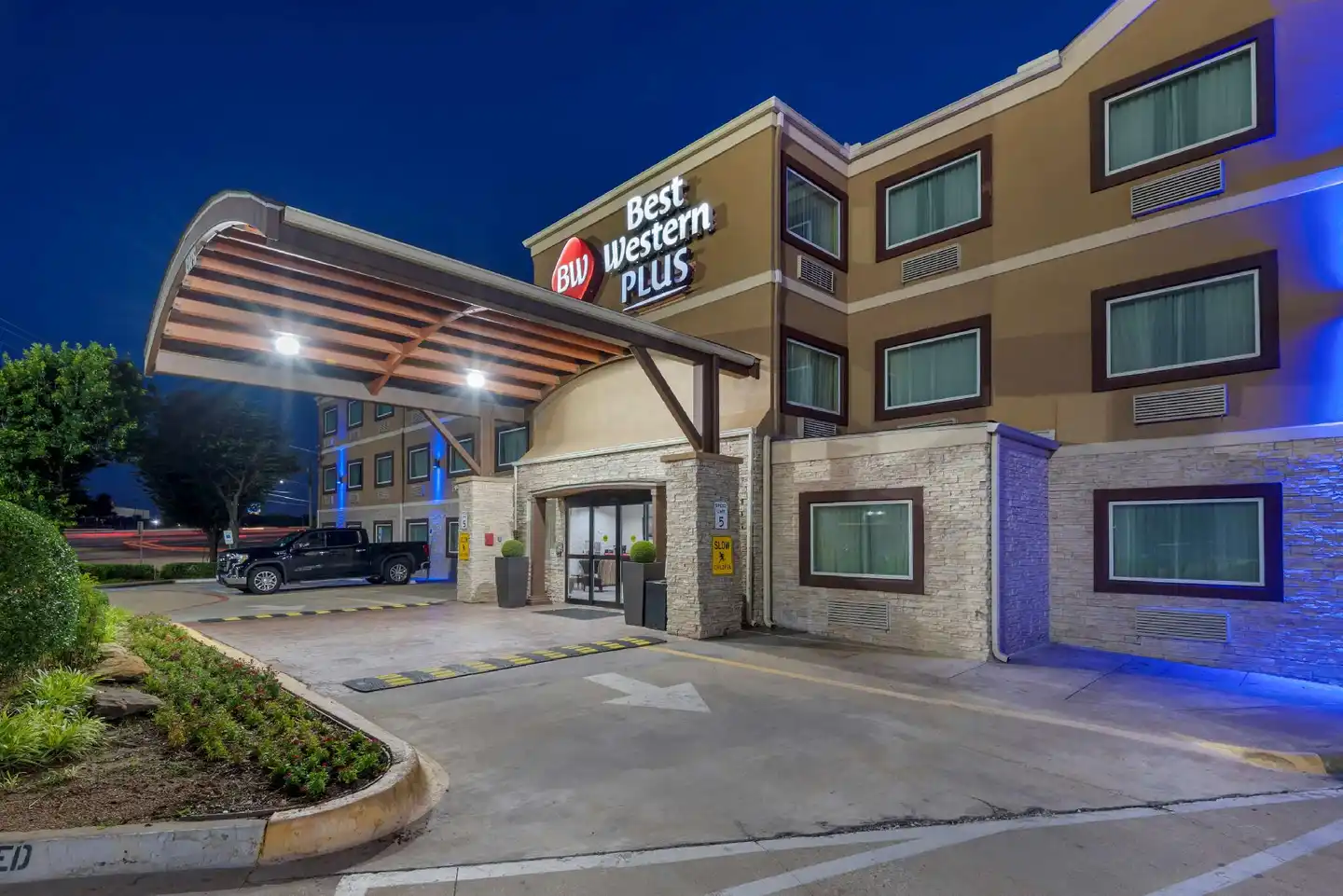 Best Western Plus Arlington North Hotel & Suites Aussenansicht