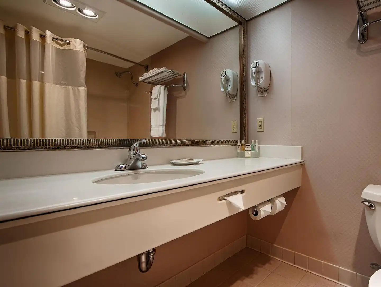 Best Western Plus Suites Hotel - Los Angeles LAX Airport Badezimmer