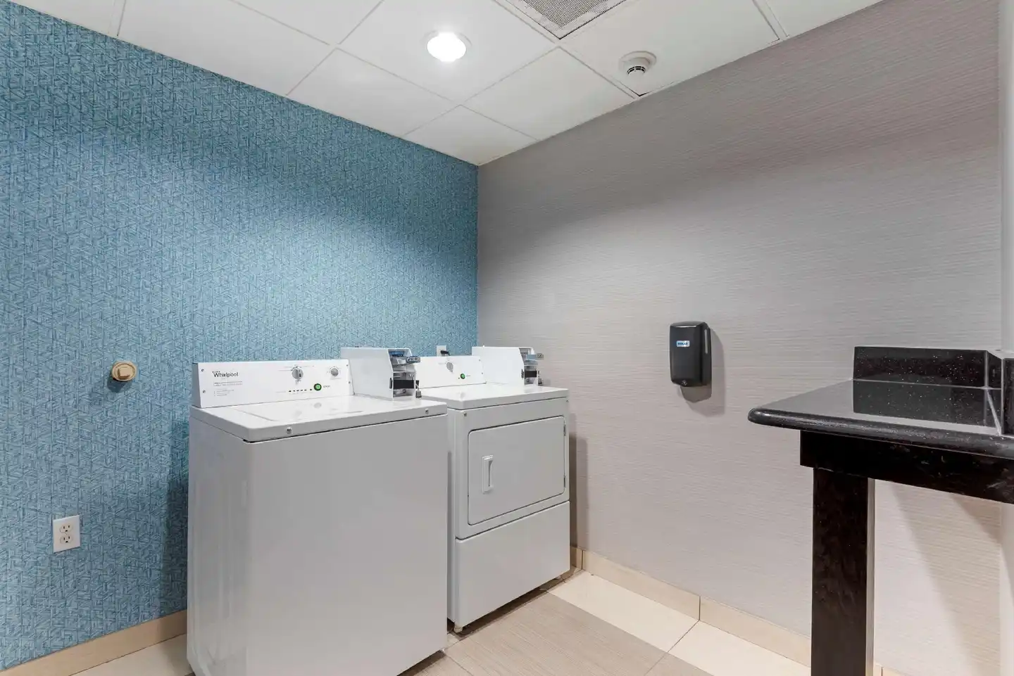 Best Western Plus Arlington North Hotel & Suites Badezimmer