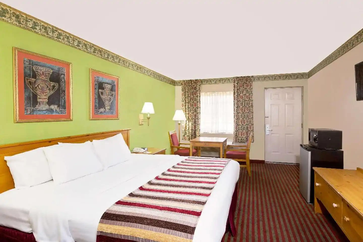 Days Inn & Suites by Wyndham Starkville Wohnbeispiel