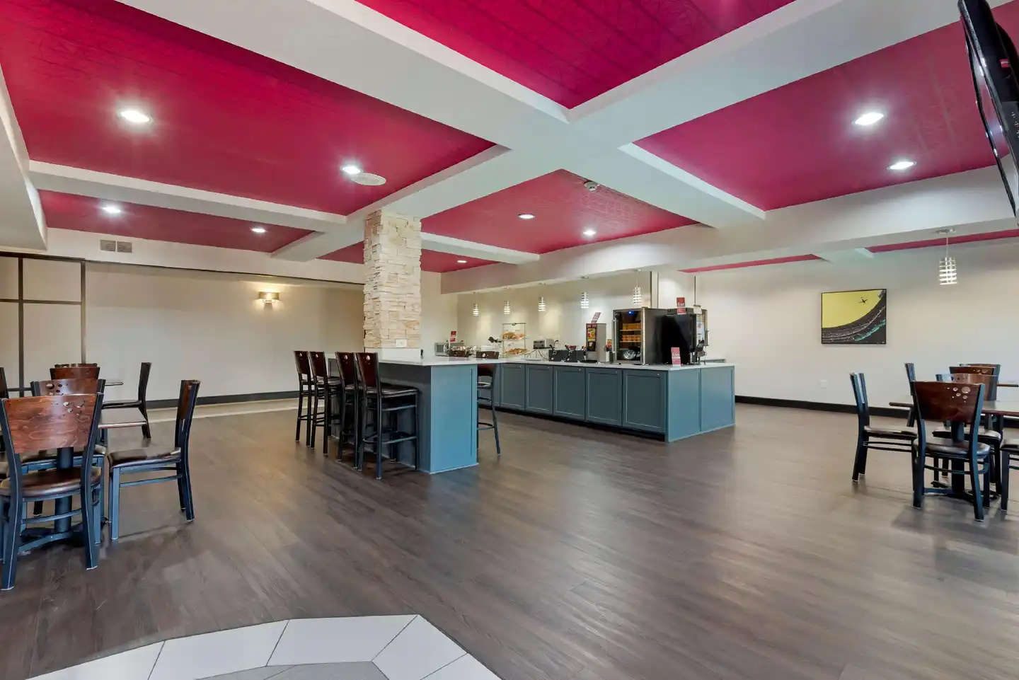 Best Western Plus Arlington North Hotel & Suites Bar