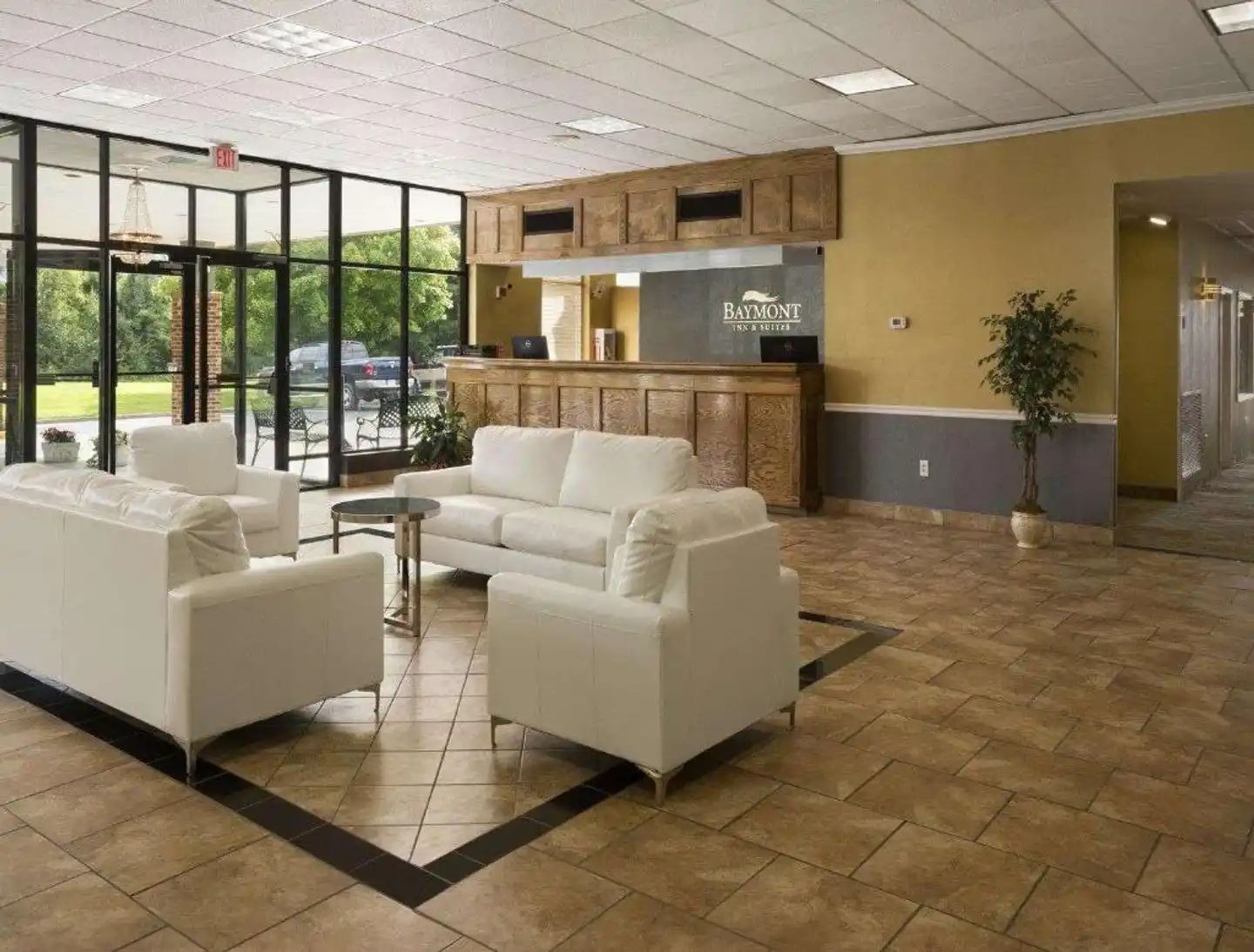 Baymont by Wyndham Salem Roanoke Area Lobby