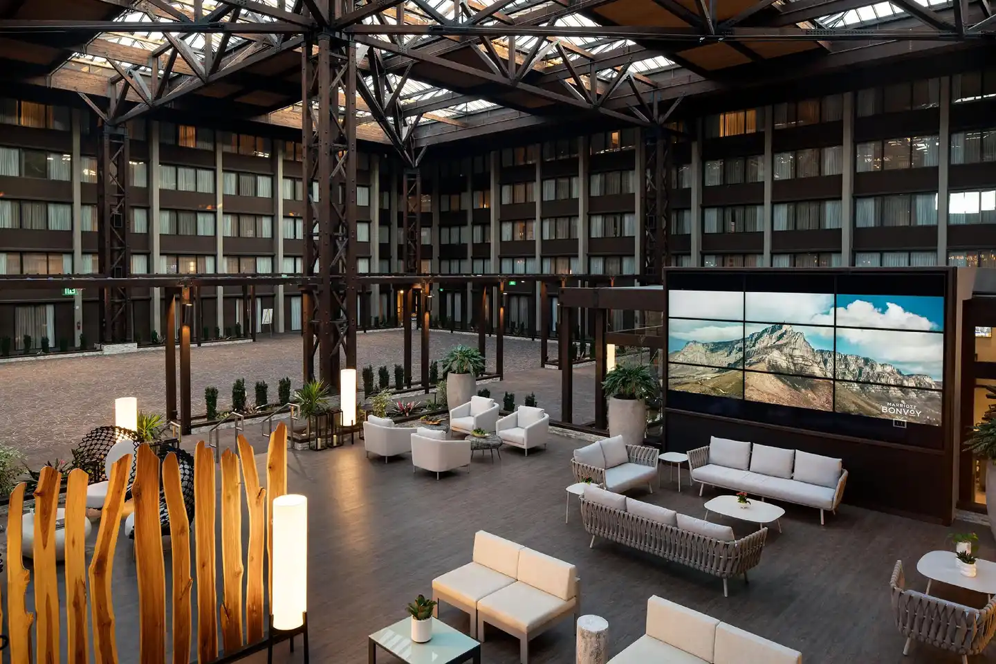 Seattle Airport Marriott Bar