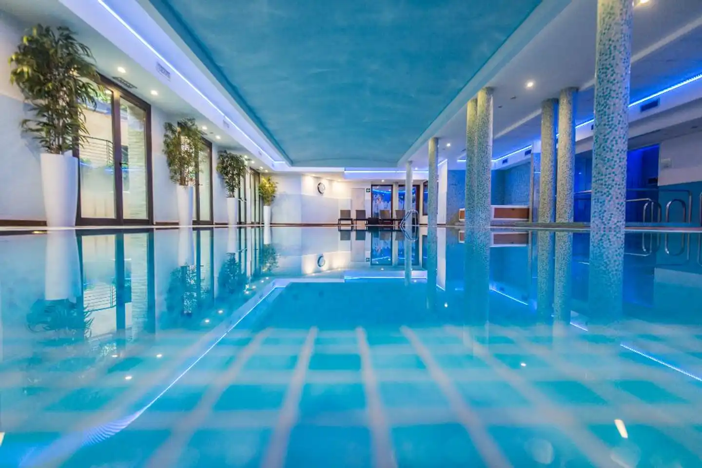 As Hotel Cambiago Hallenbad