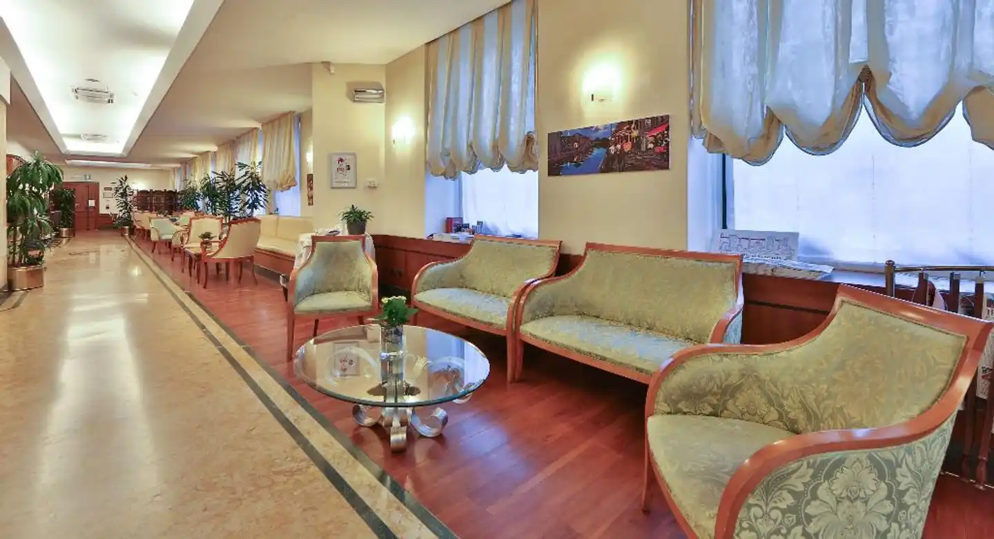 Best Western Hotel Mirage Lobby