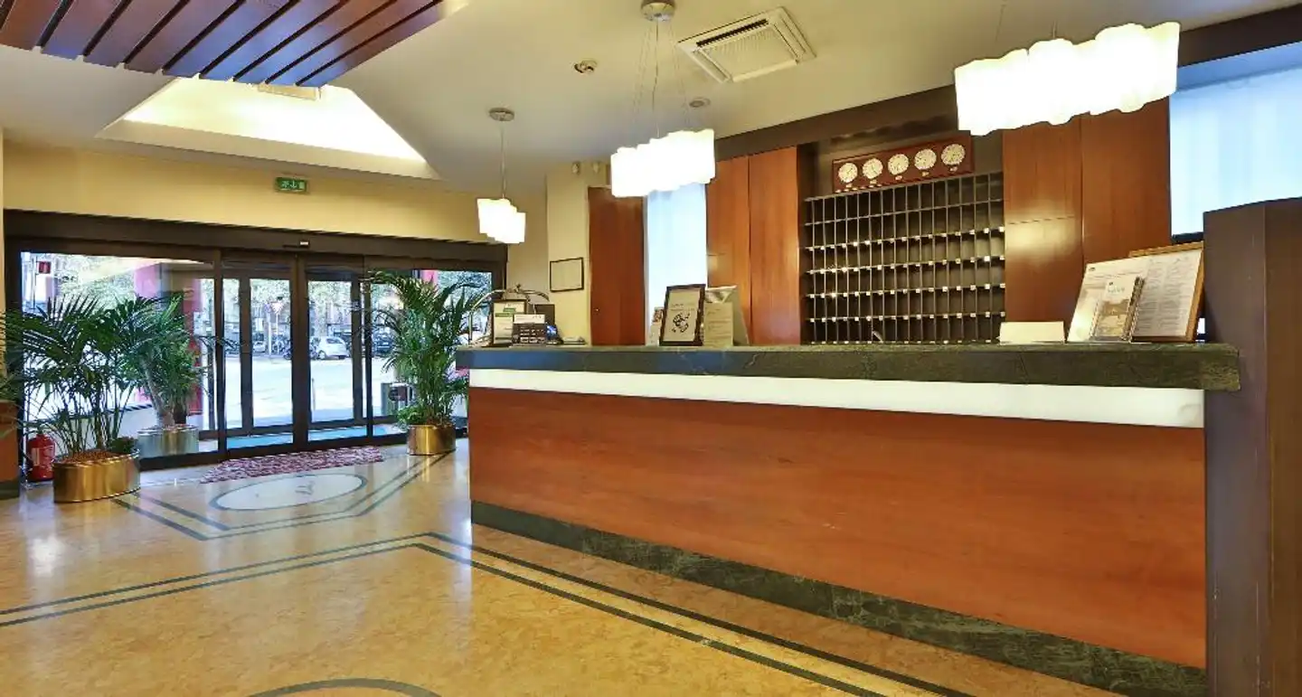 Best Western Hotel Mirage Lobby