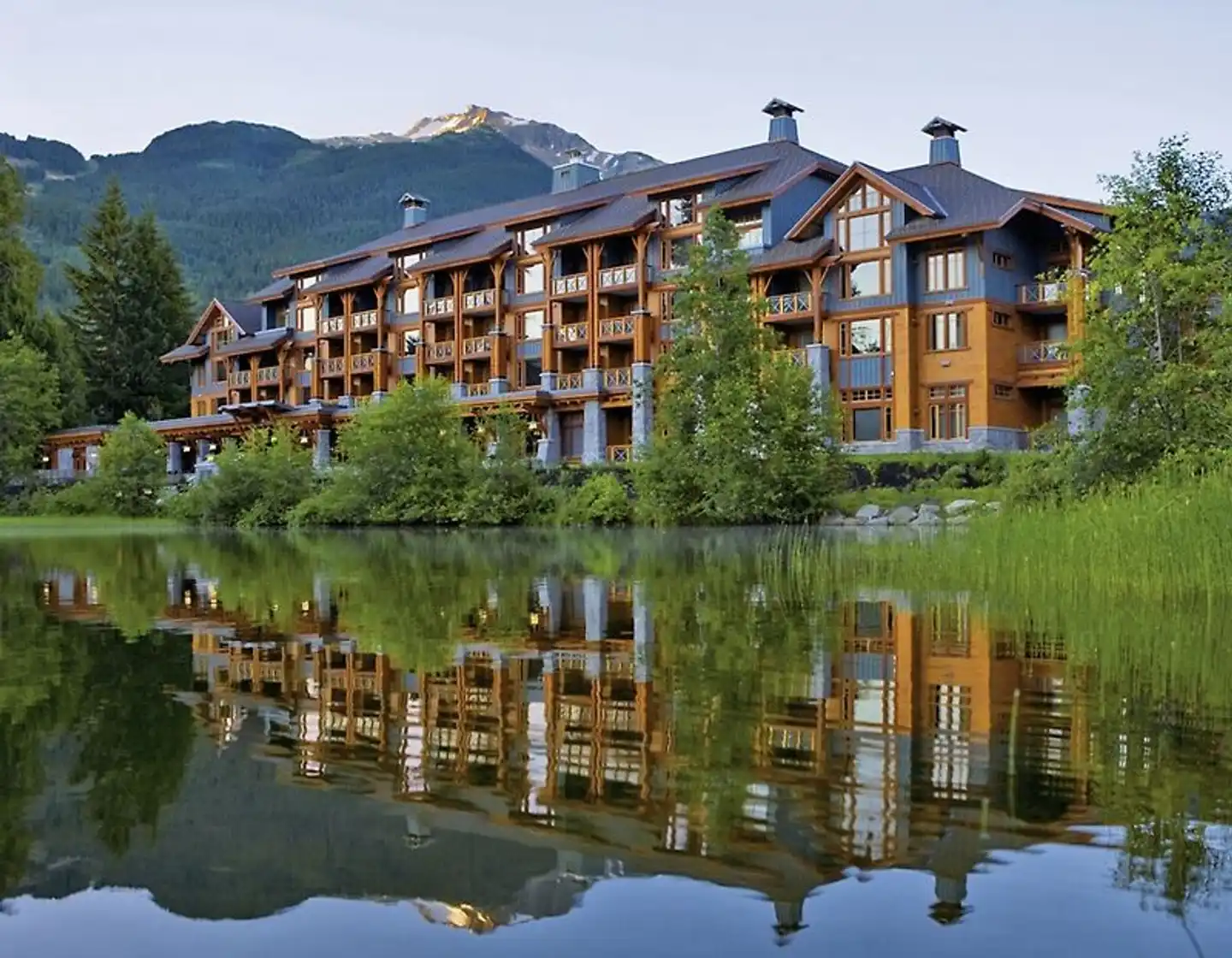 Nita Lake Lodge Aussenansicht