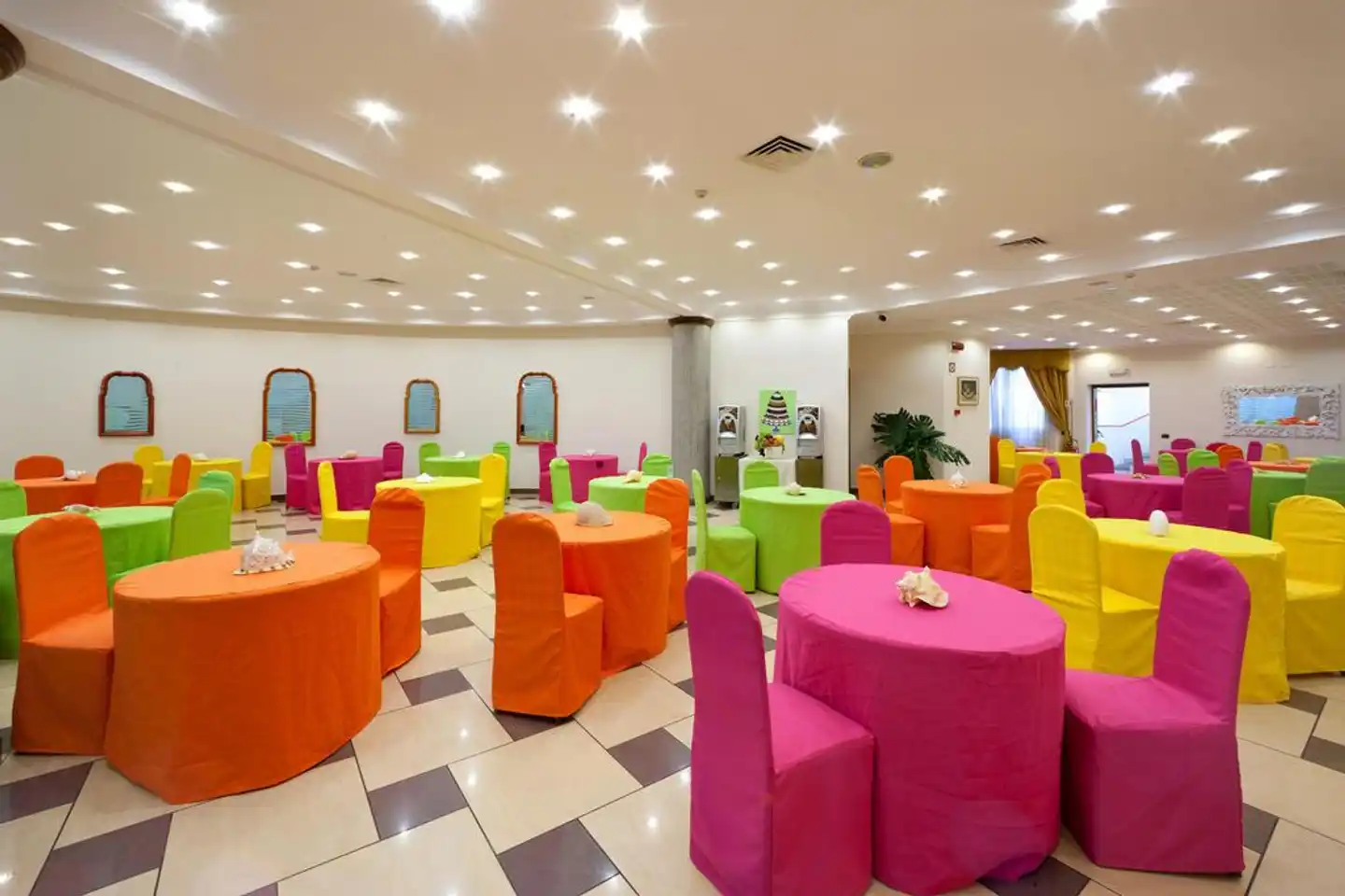Ulisse Deluxe Hostel Lobby
