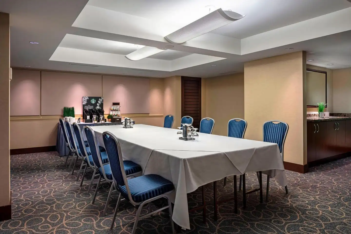 Delta Hotels by Marriott Burnaby Conference Centre Konferenz