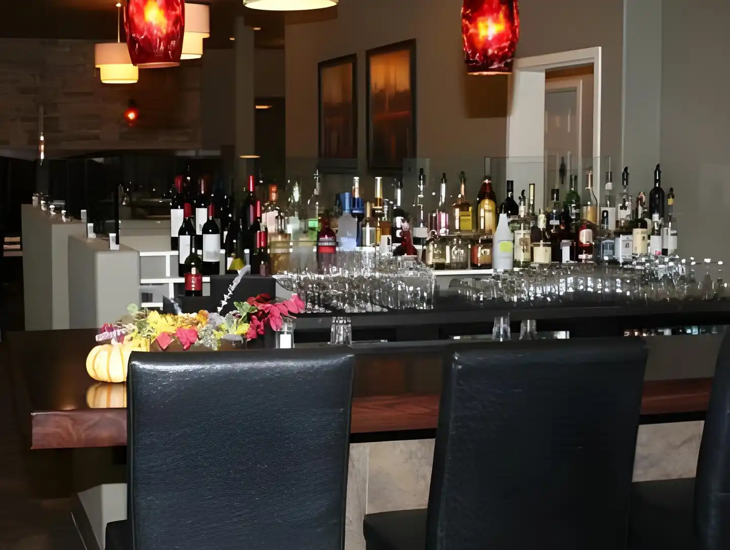 Hilltop Inn Salmon Arm Bar