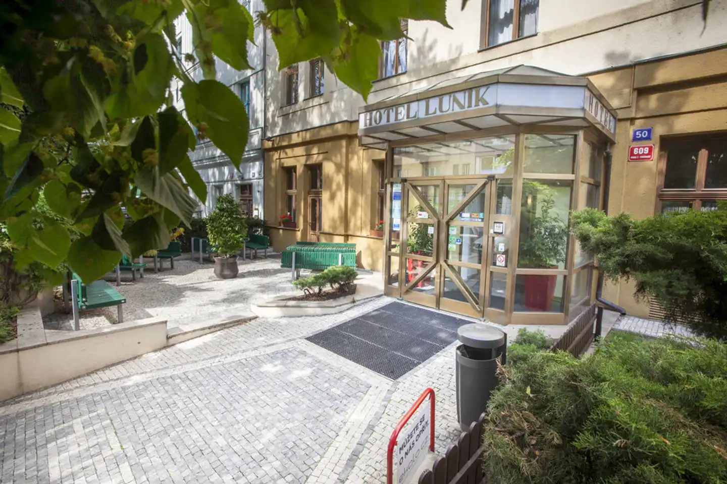 Lunik Terrasse