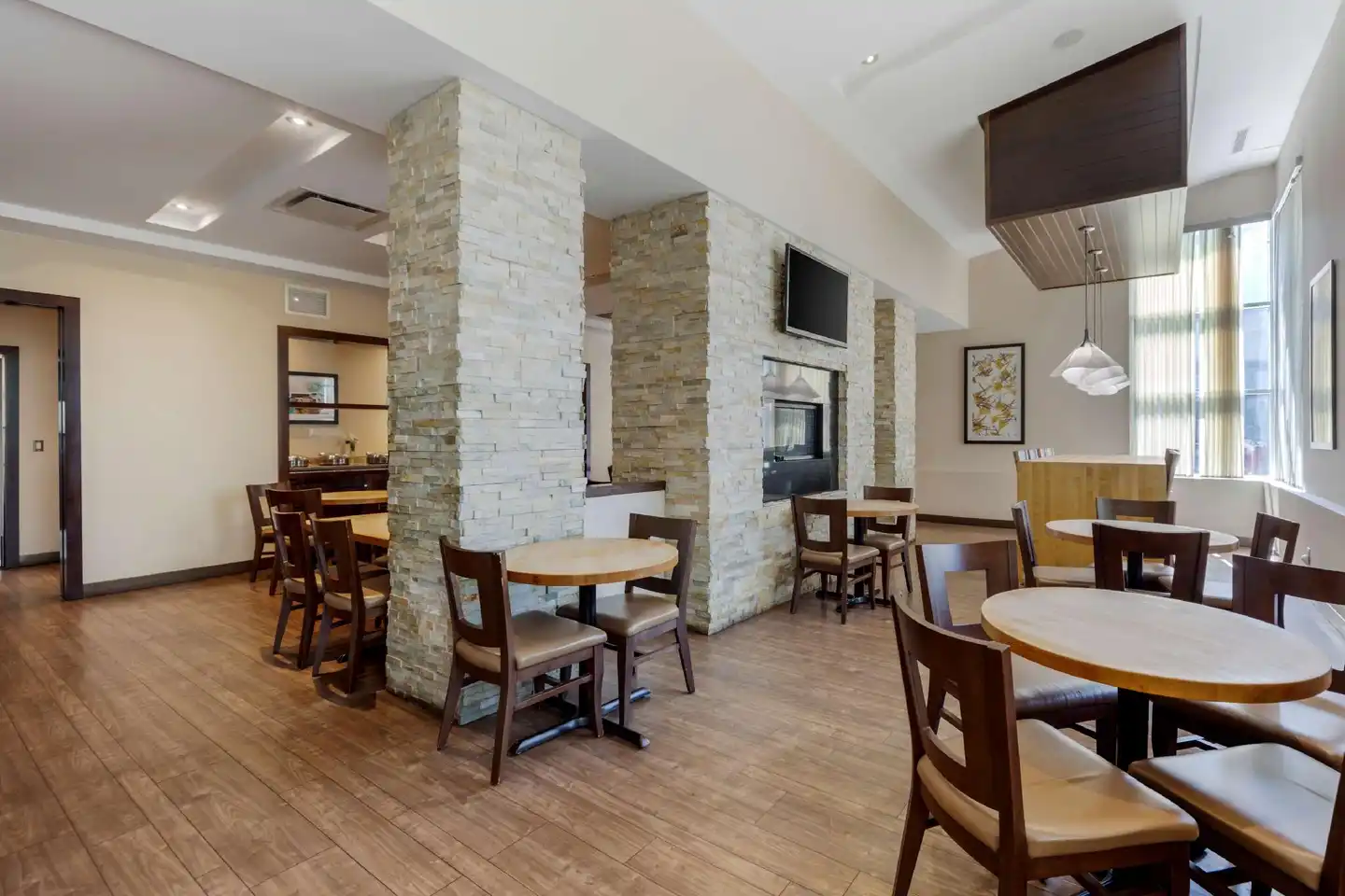Best Western Plus Edmonton Airport Hotel Lobby