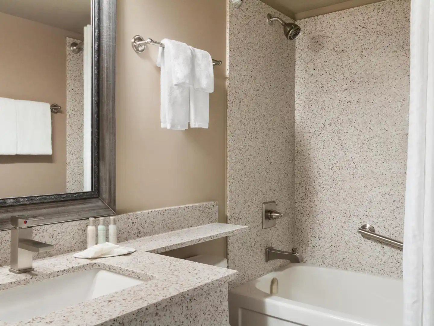 Travelodge Prince George Badezimmer