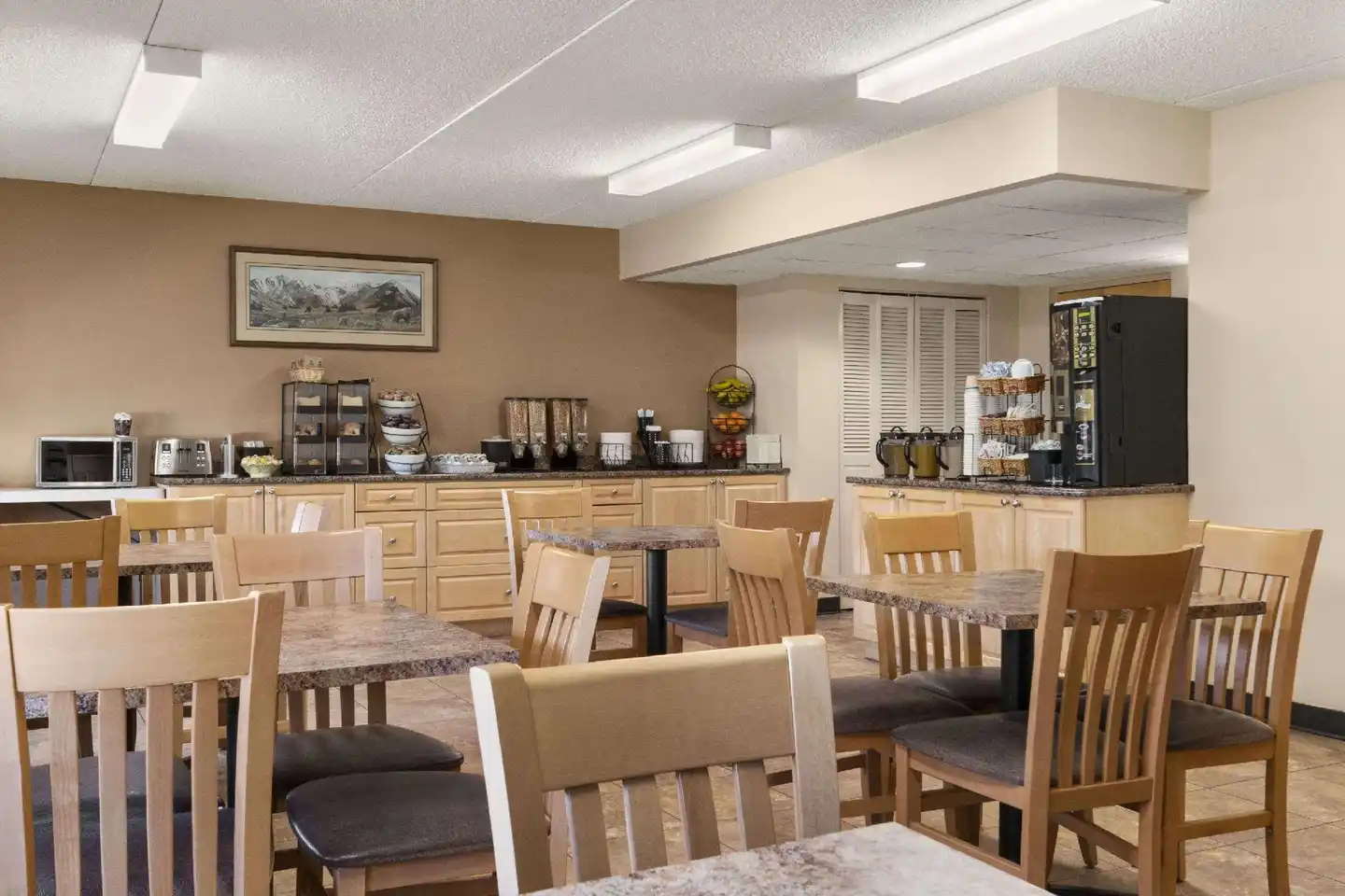 Travelodge Prince George Bar