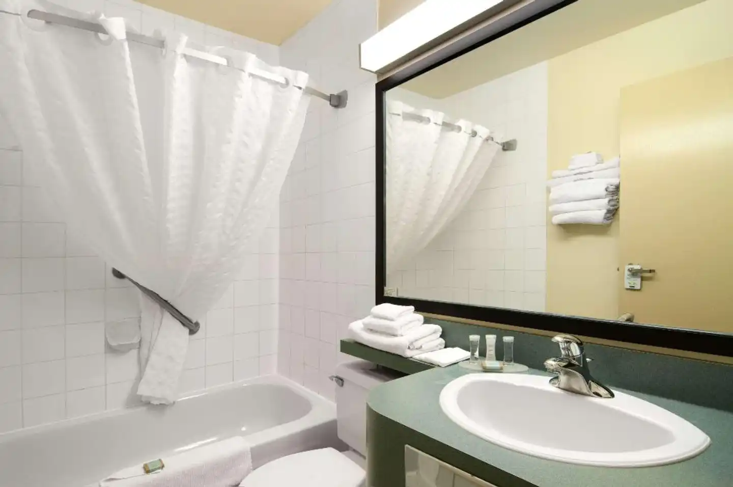 Travelodge Drumheller Badezimmer